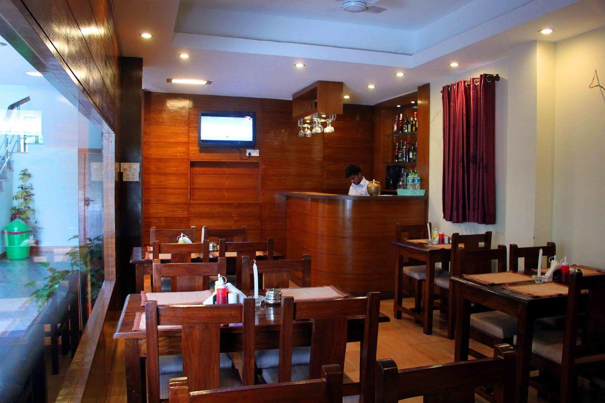 Hotel Tara Pokhara Exterior foto